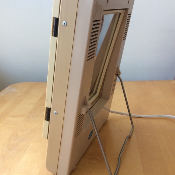 Vintage makeup vanity mirror - Picture 5 of 11